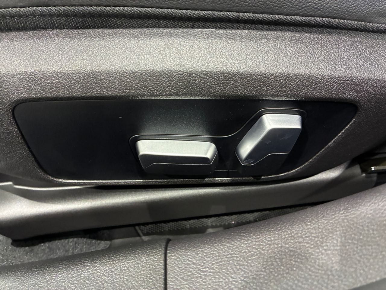 320d xDrive Berline RHD