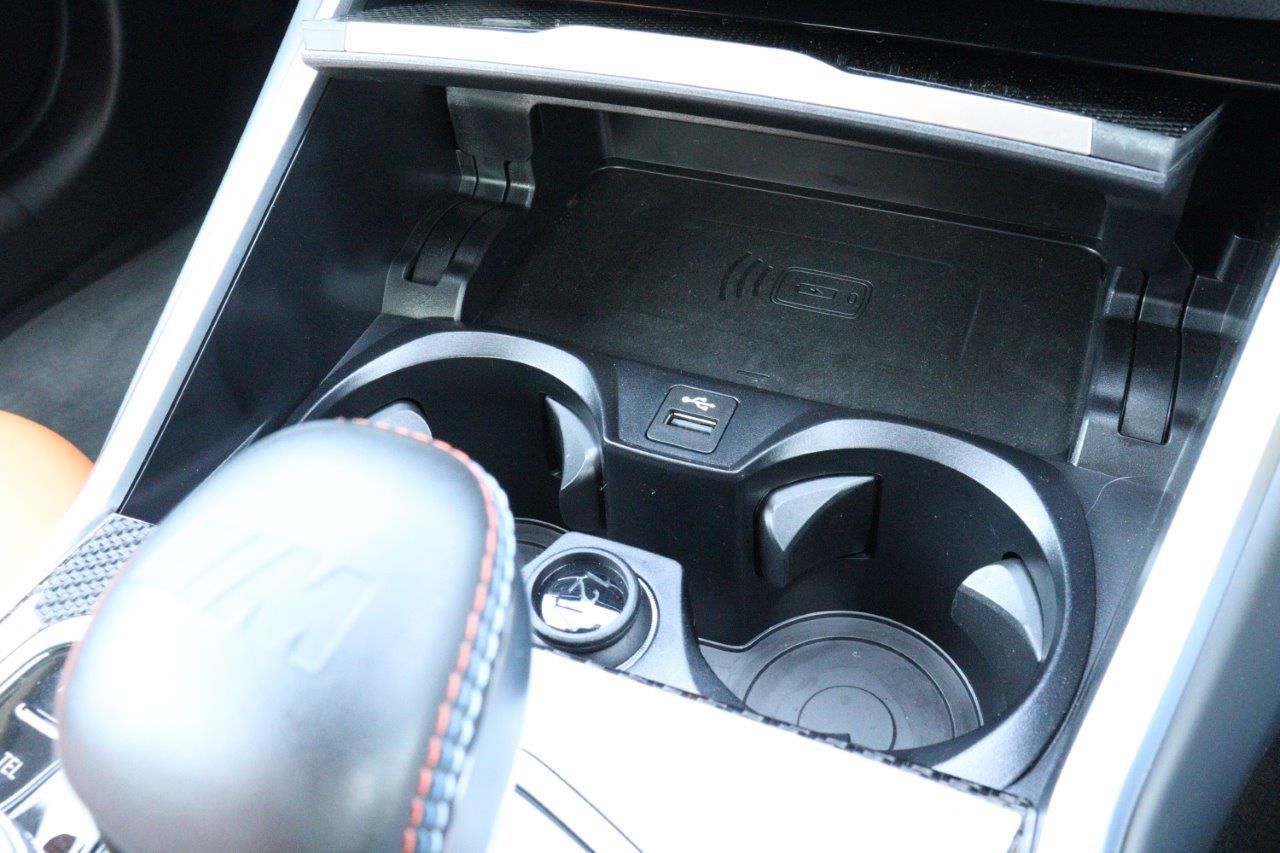 G*** M* C********** M x***** C********** RHD