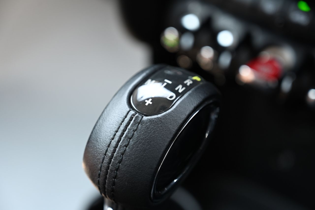 F56 COOPER D (AT)