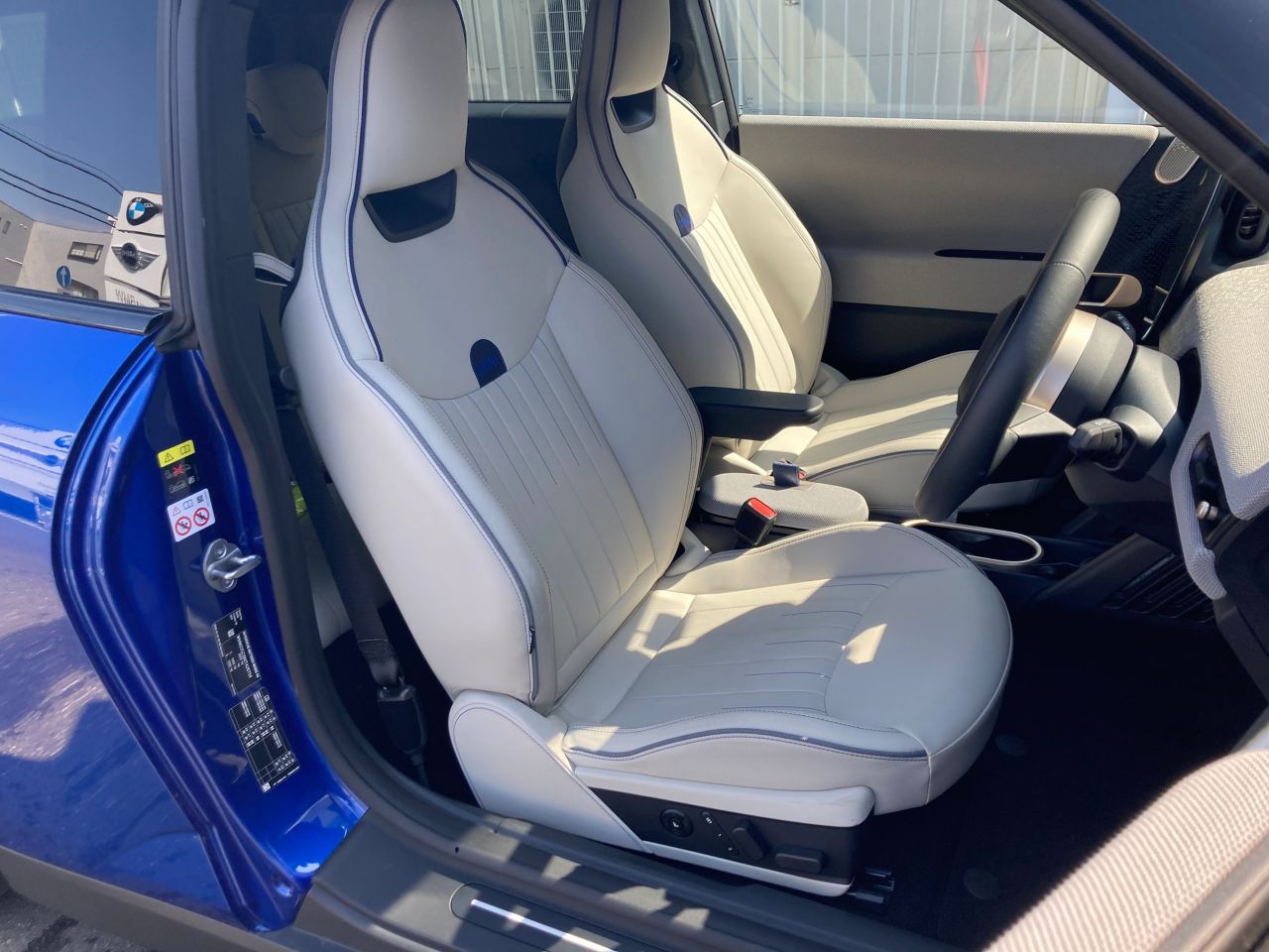 J01 MINI Cooper SE