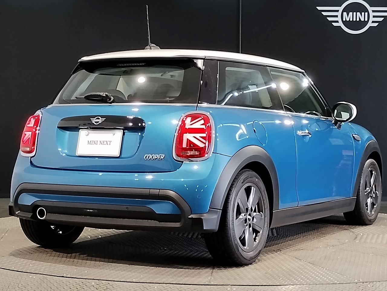MINI Cooper F56 RHD