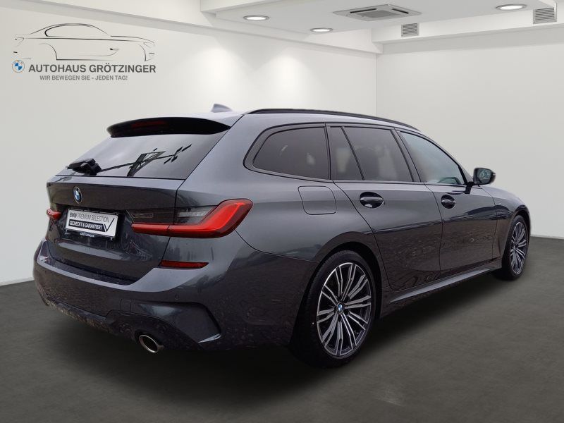 320i Touring