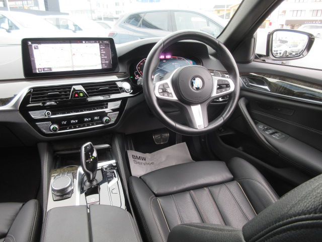 520d xDrive Sedan RHD