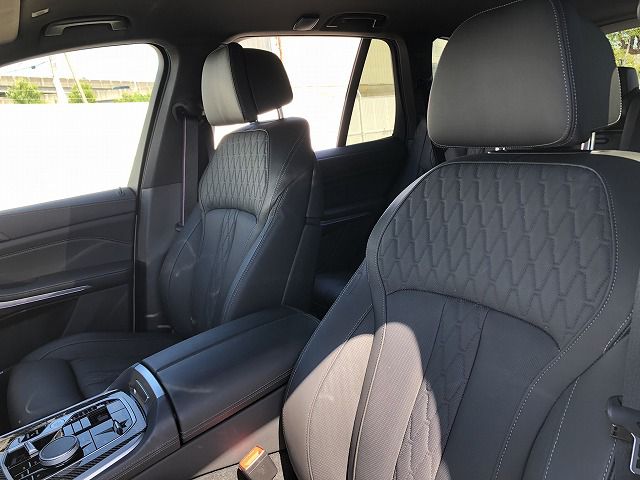 X5 M60i xDrive RHD