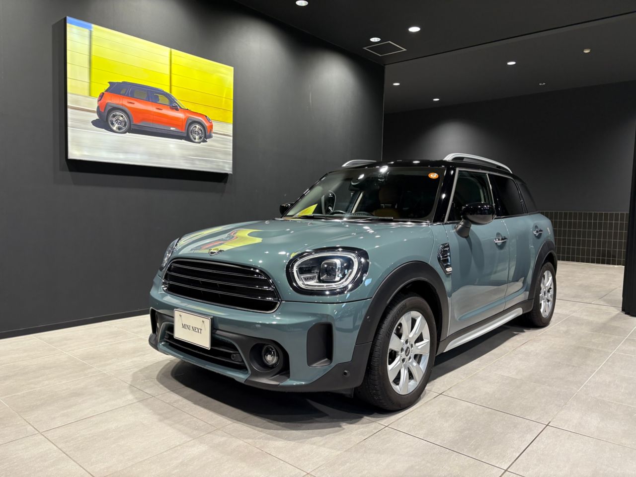 THE NEW MINI COOPER D CROSSOVER.