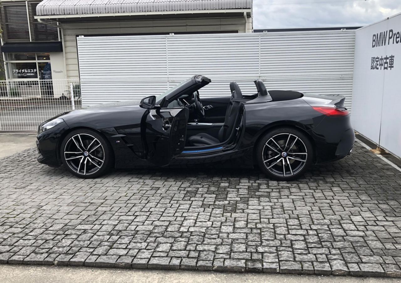 G29 z4 sDrive20i RHD