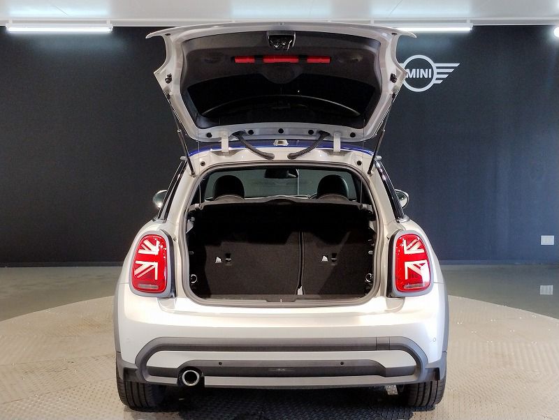 MINI Cooper F56 RHD