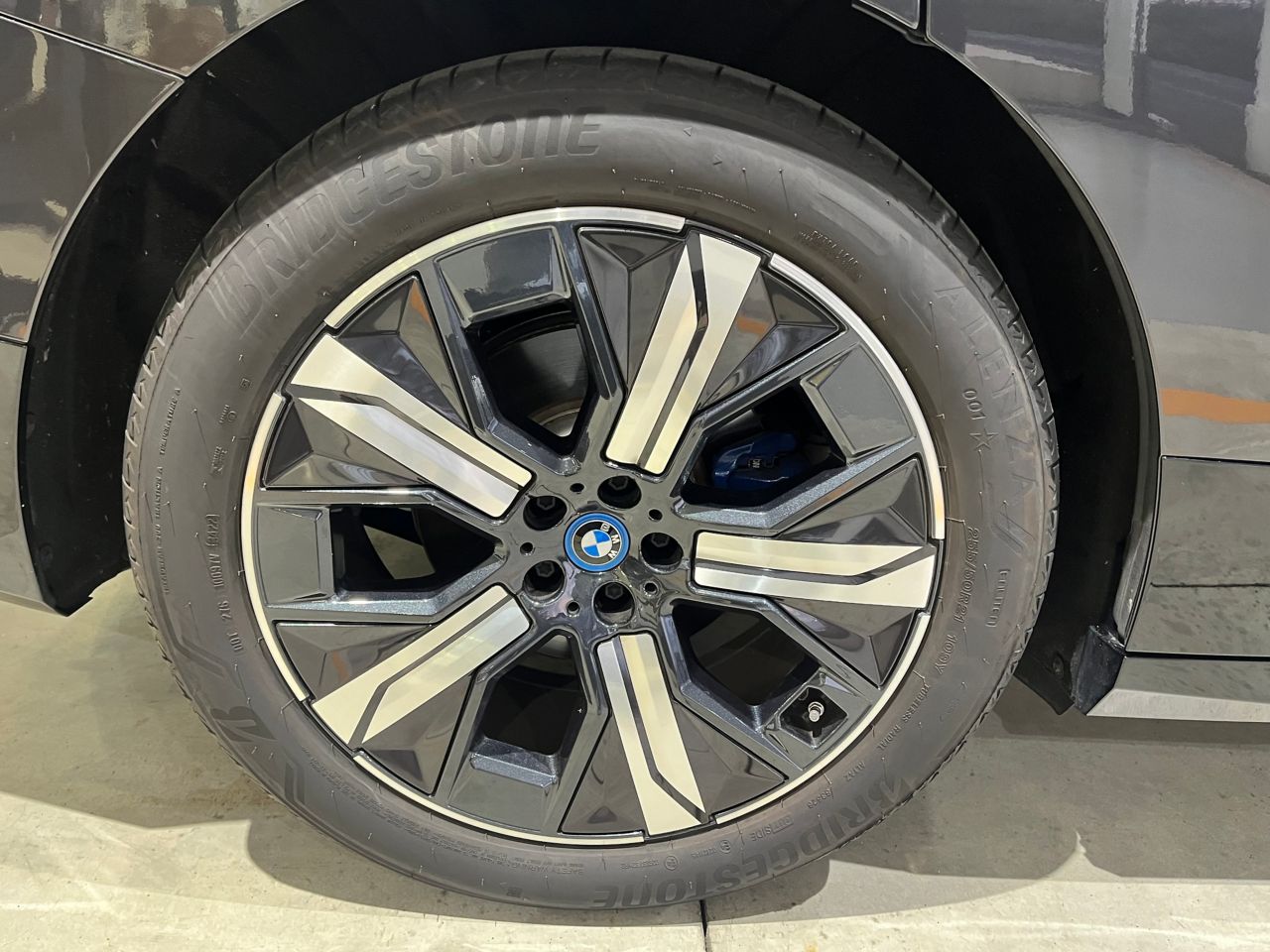 i20 iX xDrive40
