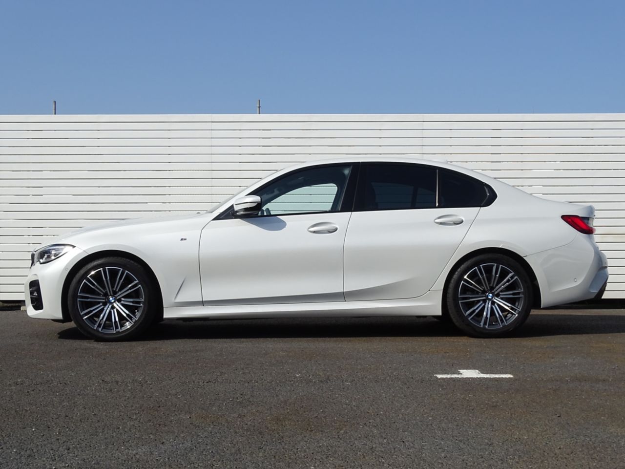 G20 320d xDrive RHD Saloon
