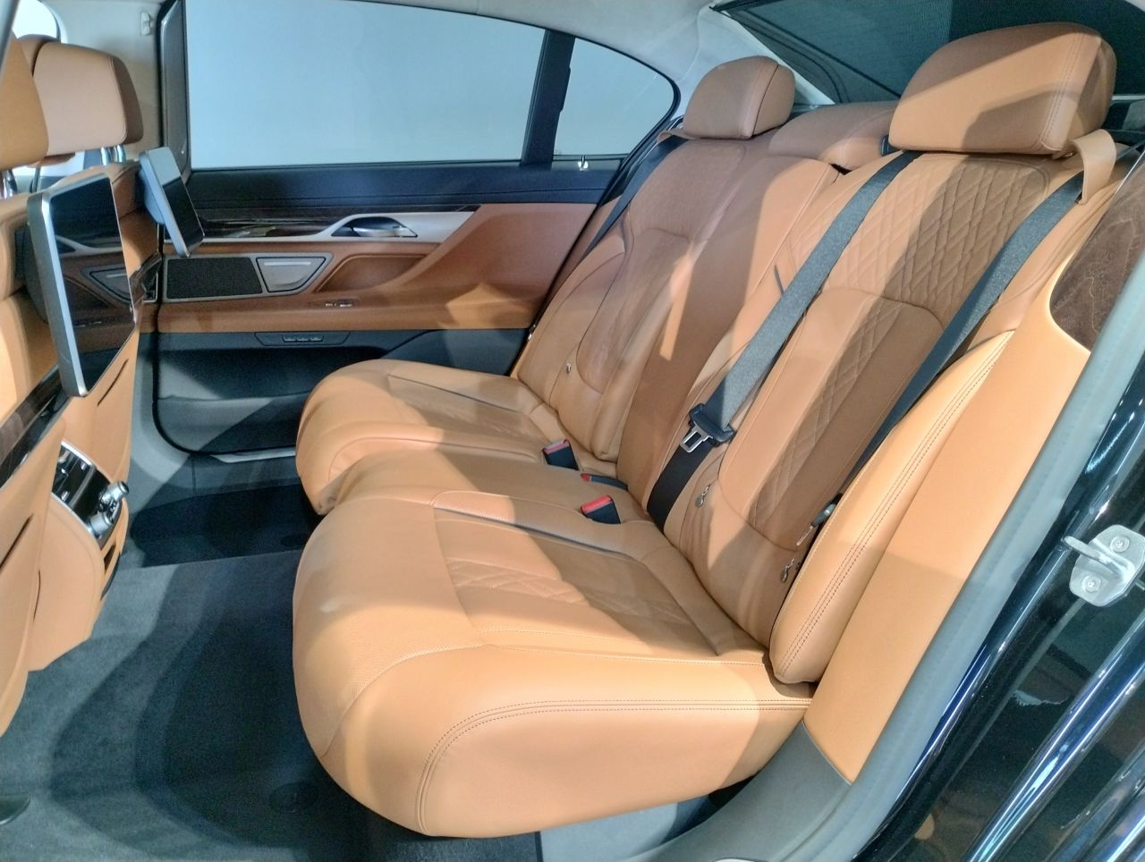 G12 740Li Saloon LCI