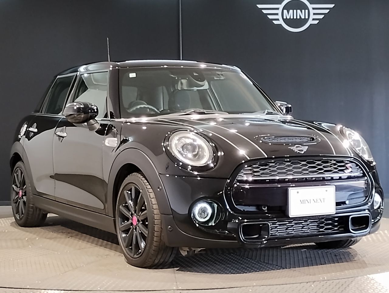 F55 COOPER S D(AT)