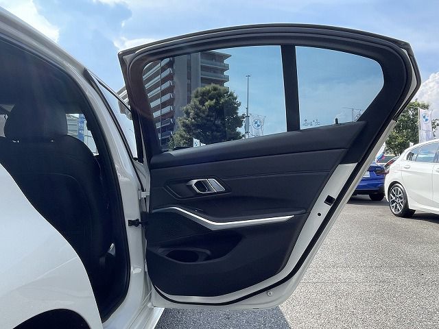 G20 320i Saloon RHD TU