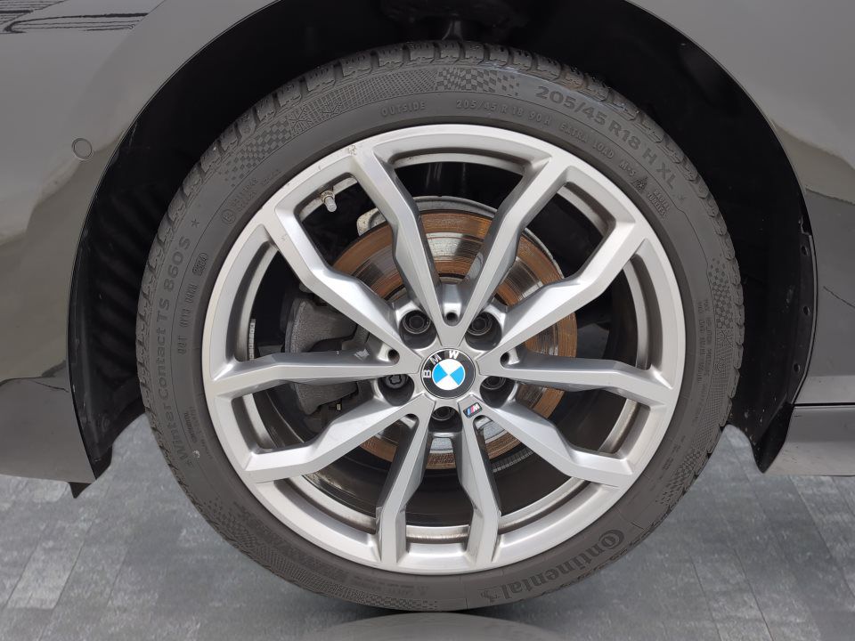 BMW 218