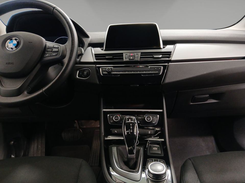 BMW 218