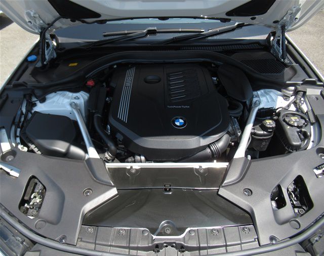 540i xDrive Touring RHD