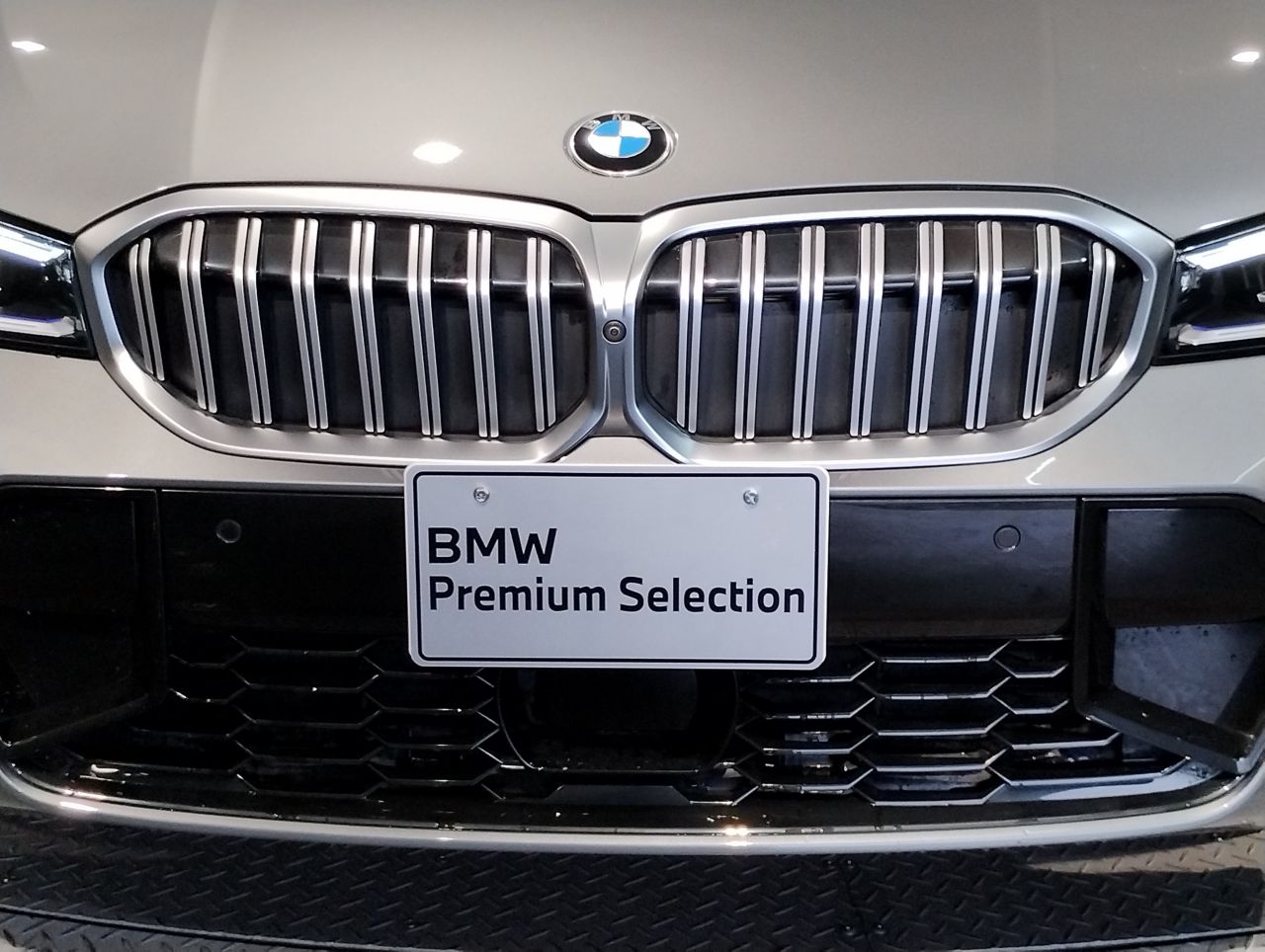 320d xDrive Berline RHD