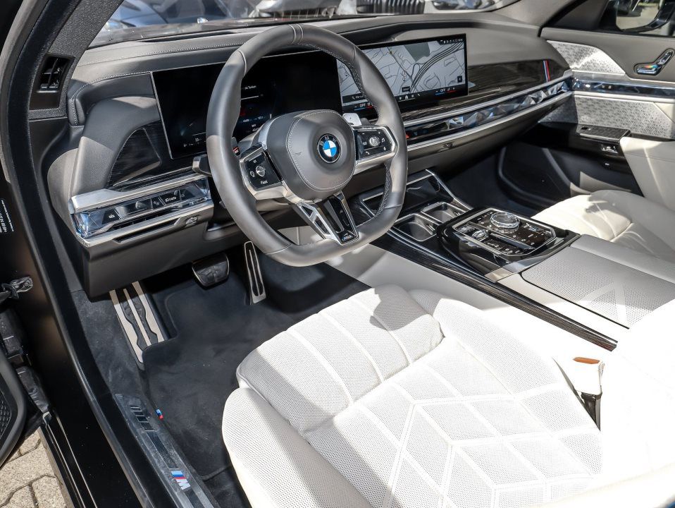 BMW 740
