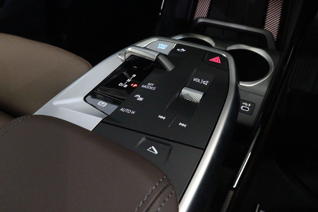 iX2 xDrive30 MSP
