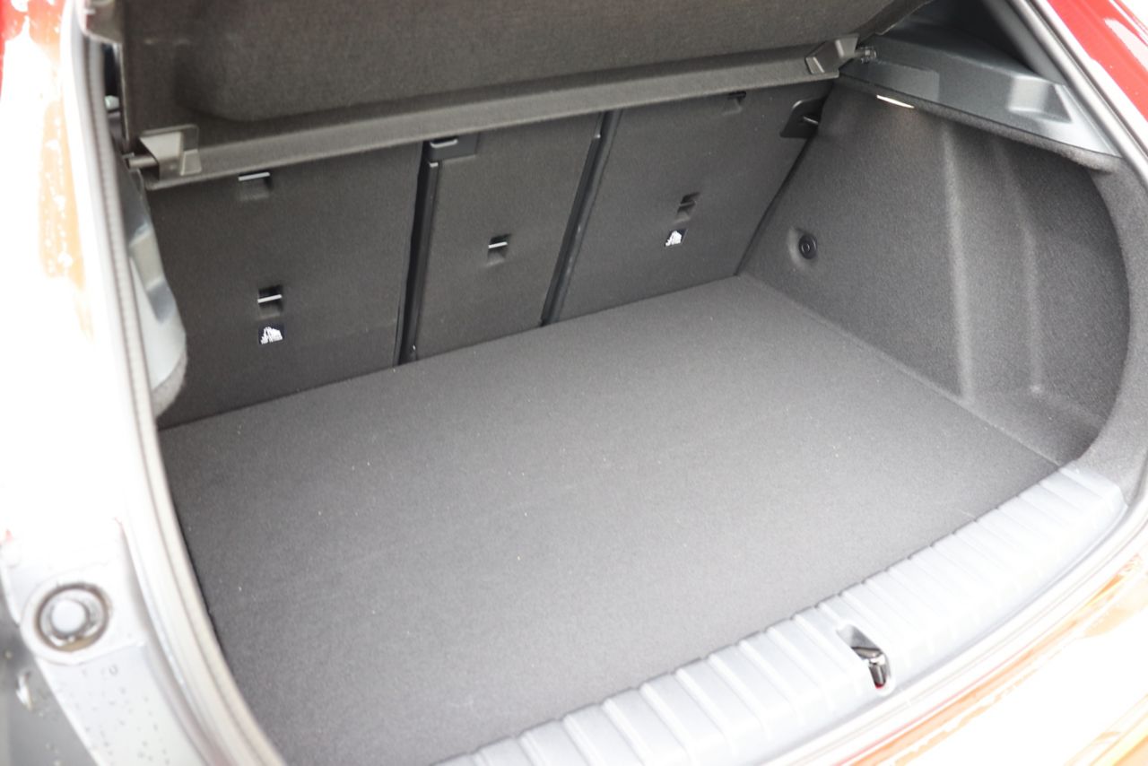 F40 118d Sports Hatch 5-door B47 2.0d