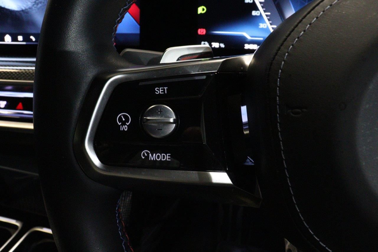 BMW i7 M70 xDrive Sedan RHD