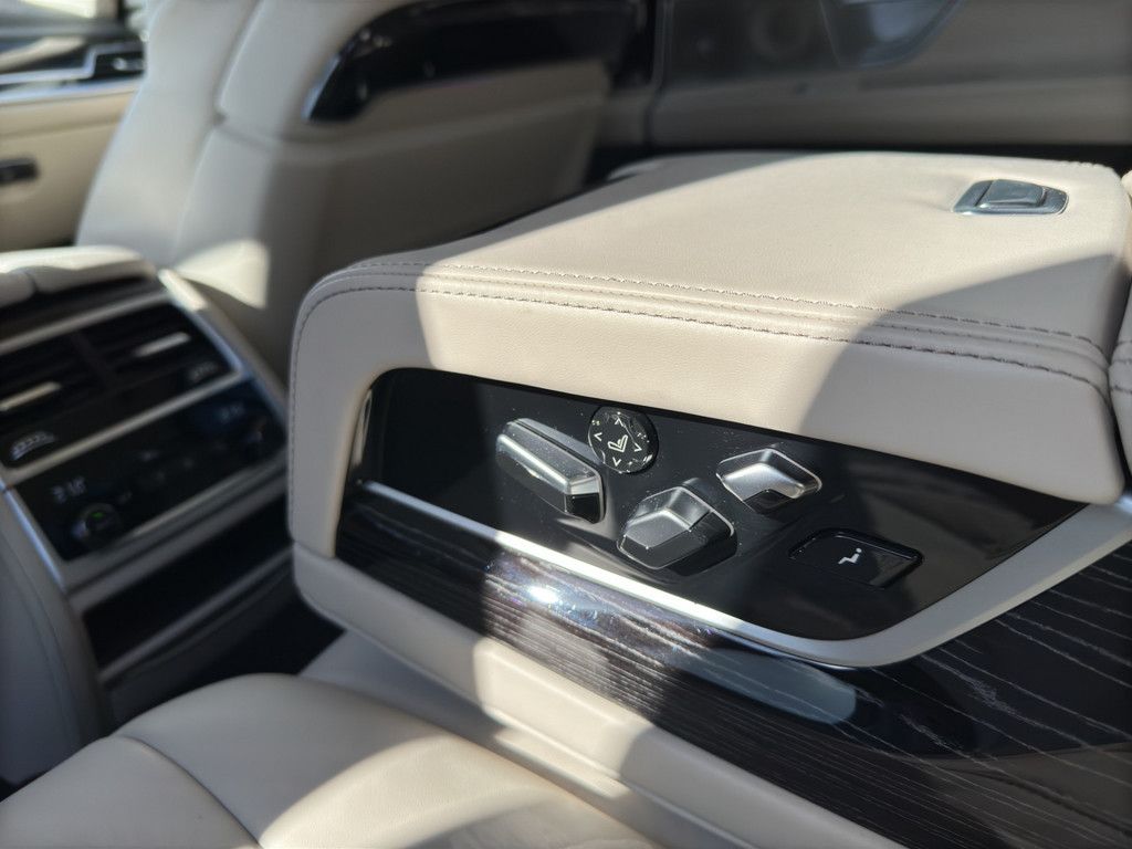 BMW 740