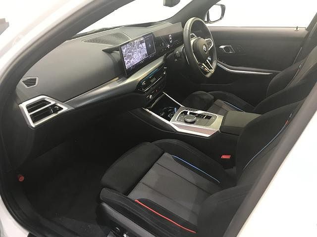 320d xDrive Berline RHD