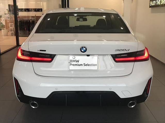 320d xDrive Berline RHD