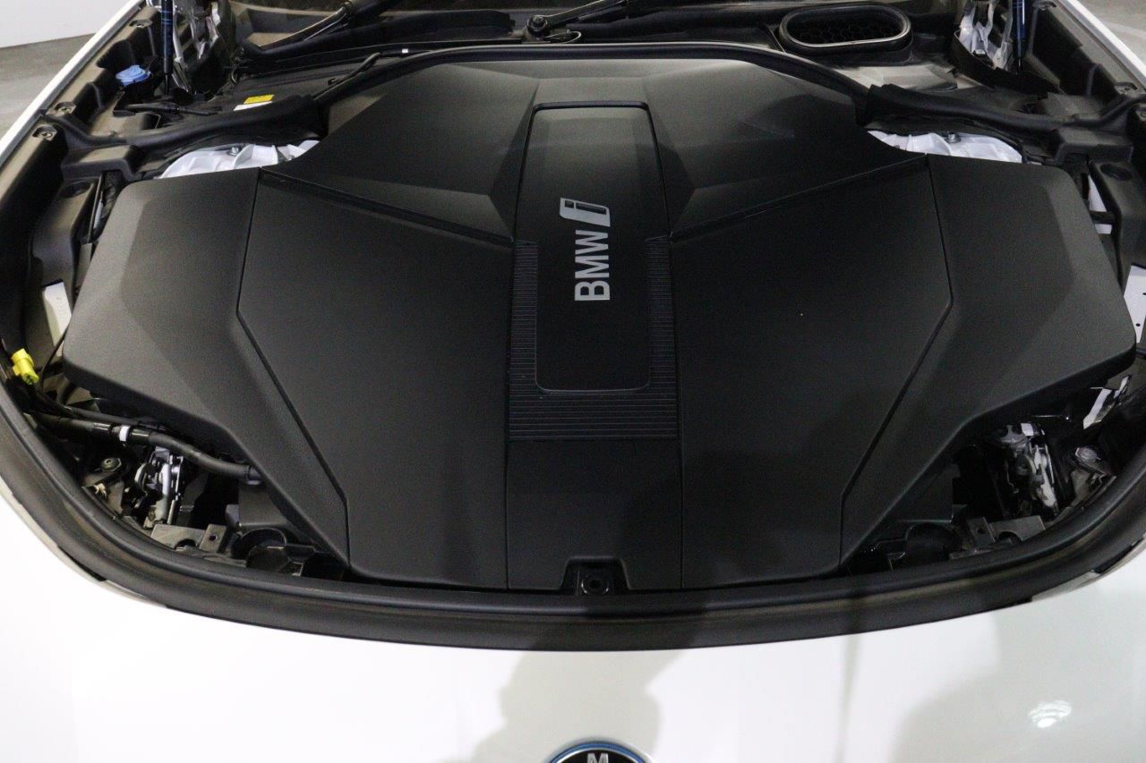 i7 xDrive60 Sedan RHD