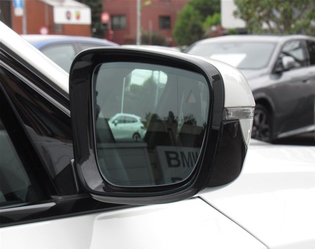 320d xDrive Berline RHD