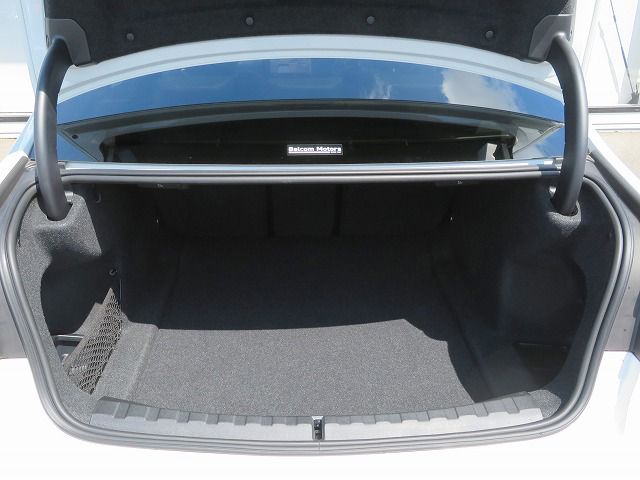 320d xDrive Berline RHD