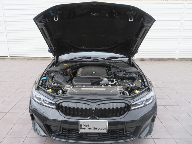 320d xDrive Berline RHD
