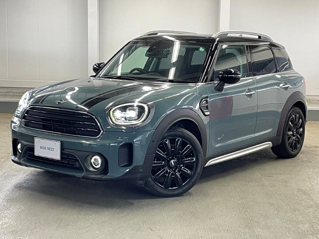 THE NEW MINI COOPER D CROSSOVER ALL4.