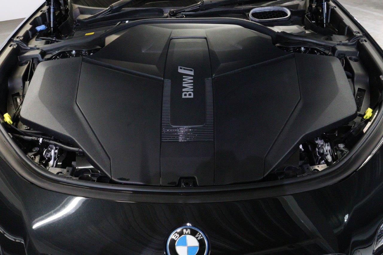 BMW i7 eDrive50 Sedan RHD