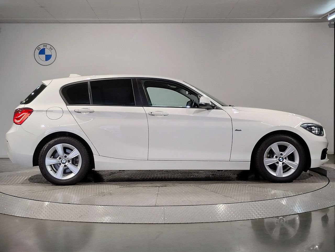 118D 5DOOR RHD