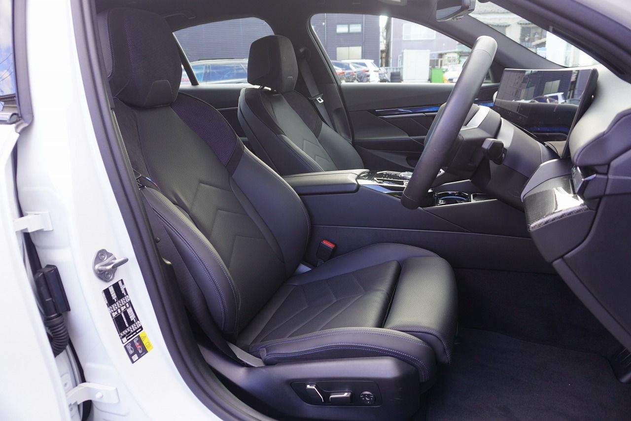 BMW i5 M60 xDrive Sedan RHD