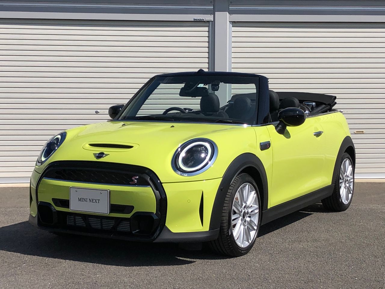 MINI COOPER S CONVERTIBLE.