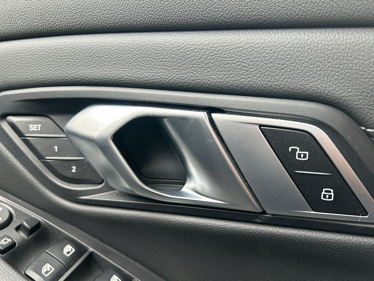 G20 330e Saloon LCI RHD MX