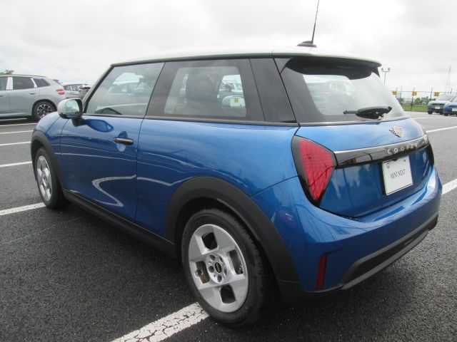 F66 MINI Cooper C 3Dr