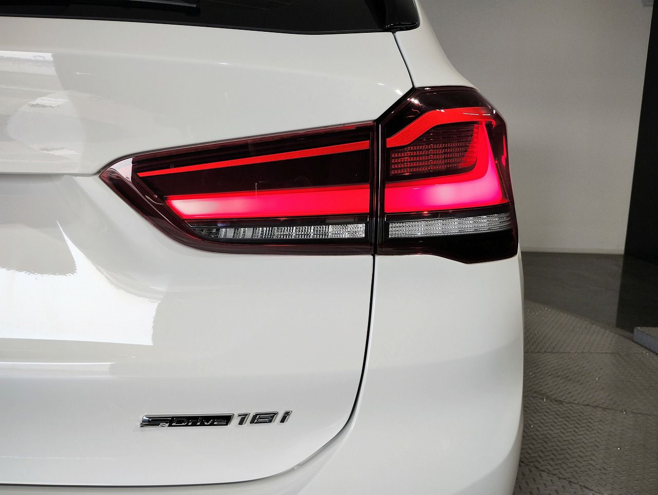 X1 sDrive18i RHD