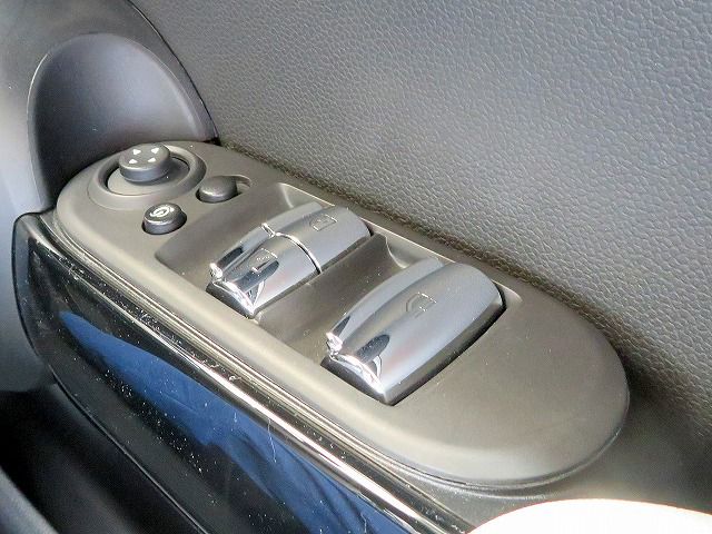 MINI Cooper S Convertible RHD