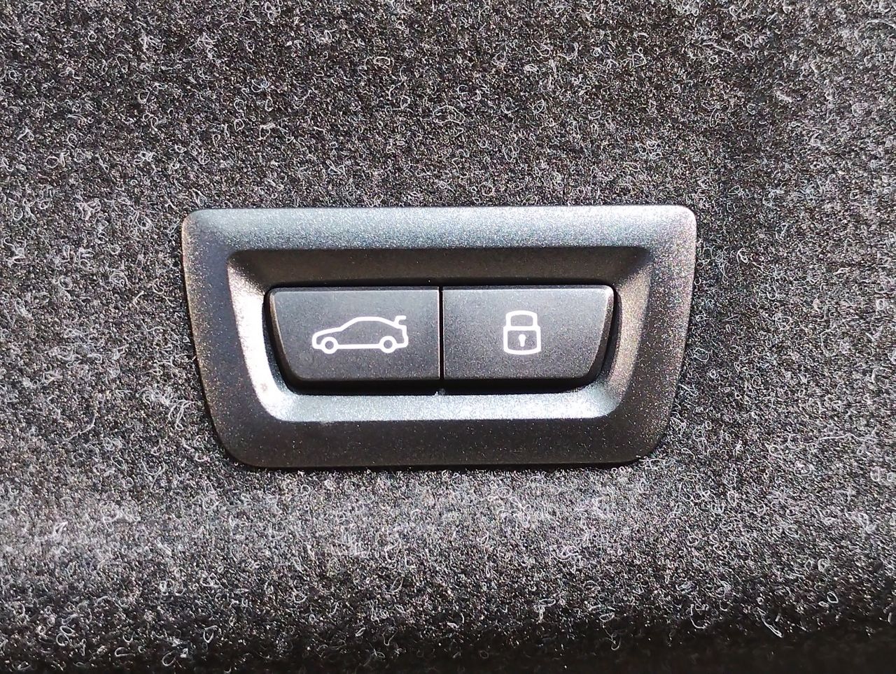 320d xDrive Berline RHD