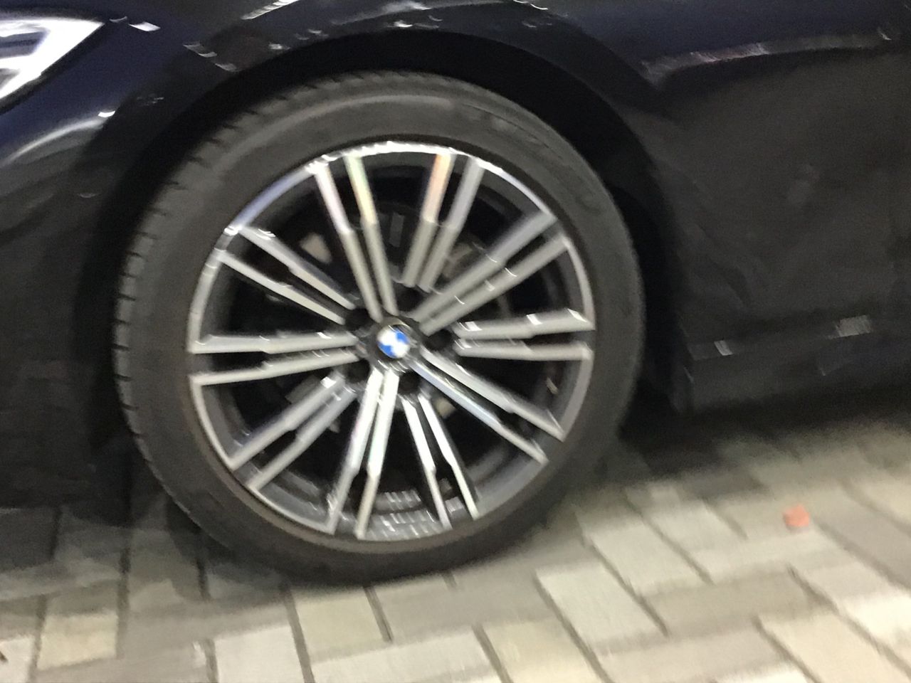 320i Sedan RHD