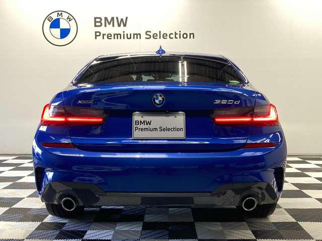 G20 320d xDrive RHD Saloon