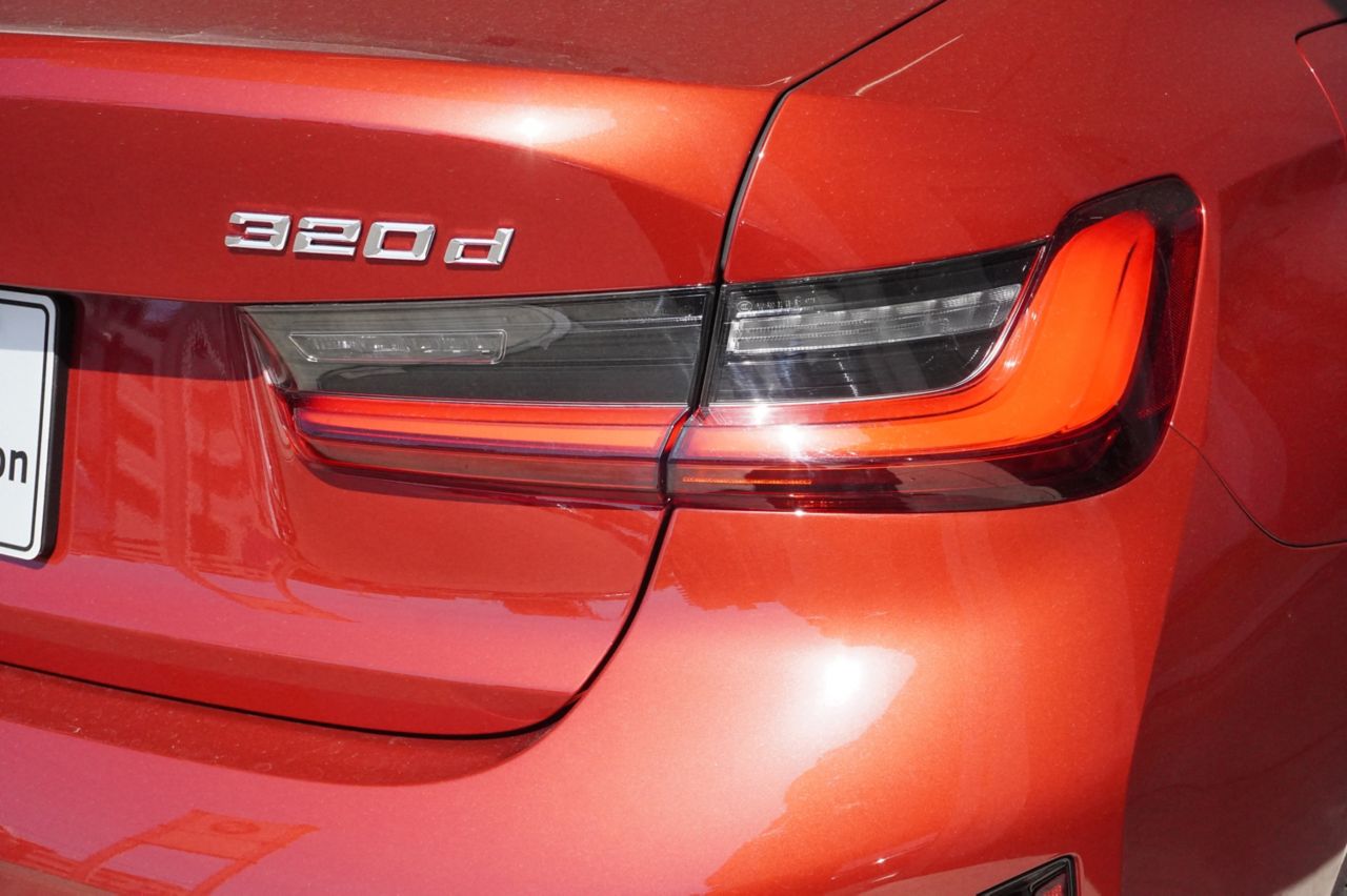 320d xDrive Berline RHD