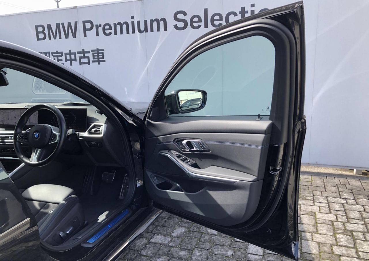 320d xDrive Berline RHD