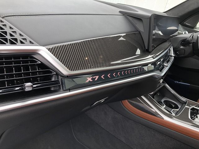 X7 xDrive40d RHD US