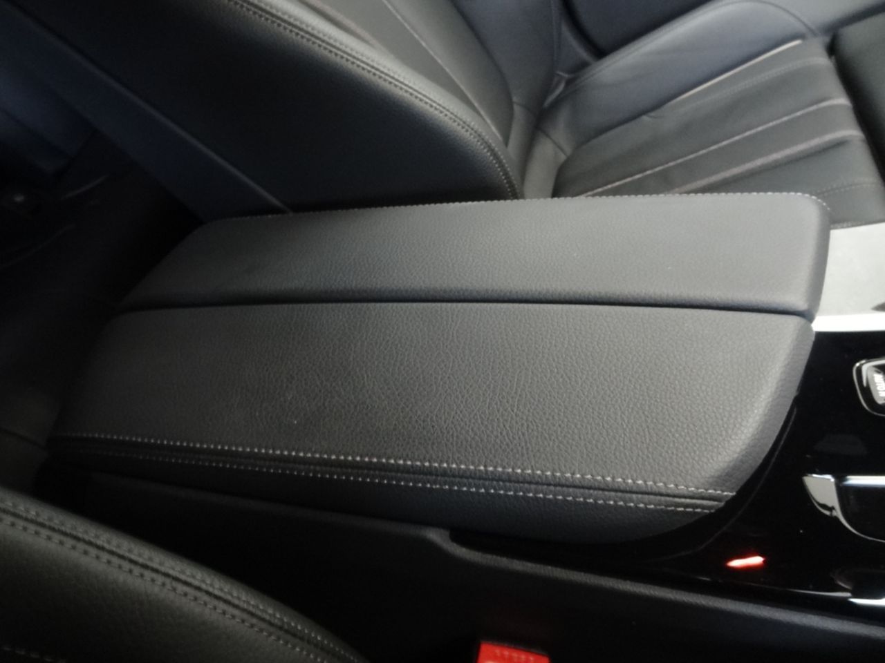 520d xDrive Sedan RHD