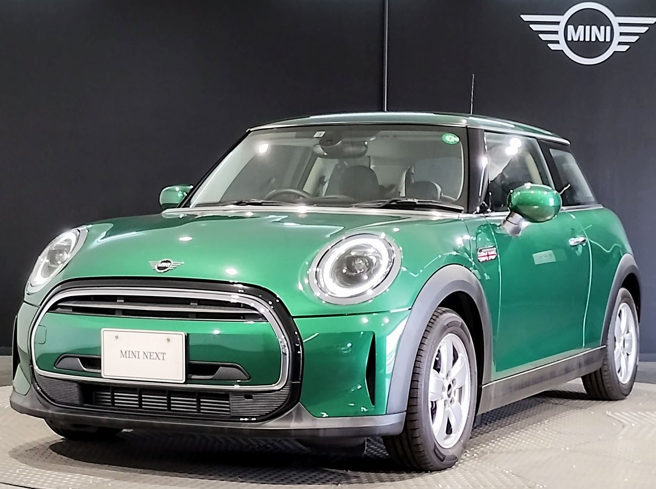 THE NEW MINI ONE 3 DOOR.