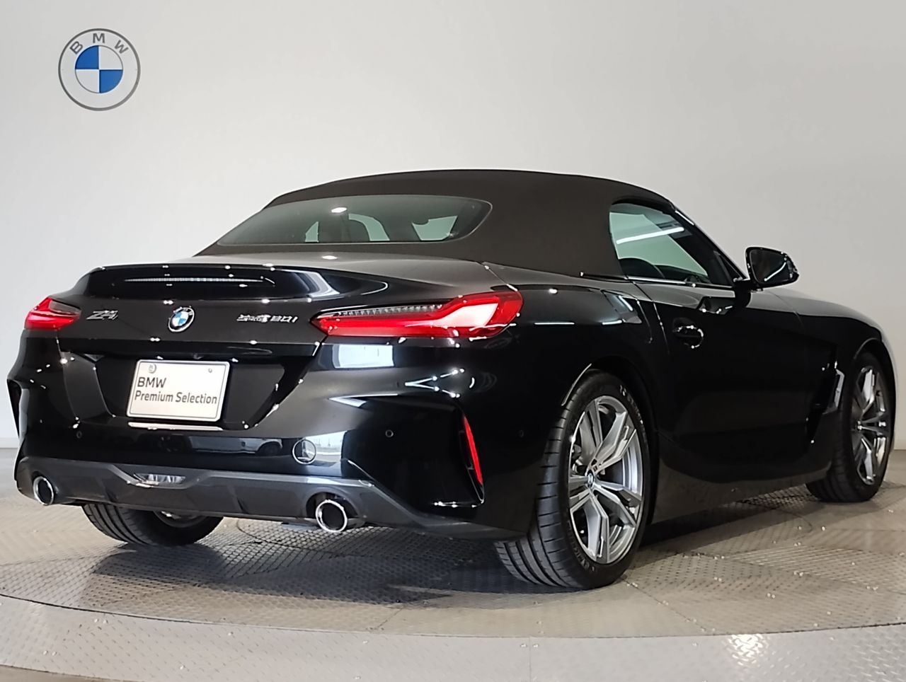 G29 z4 sDrive20i RHD