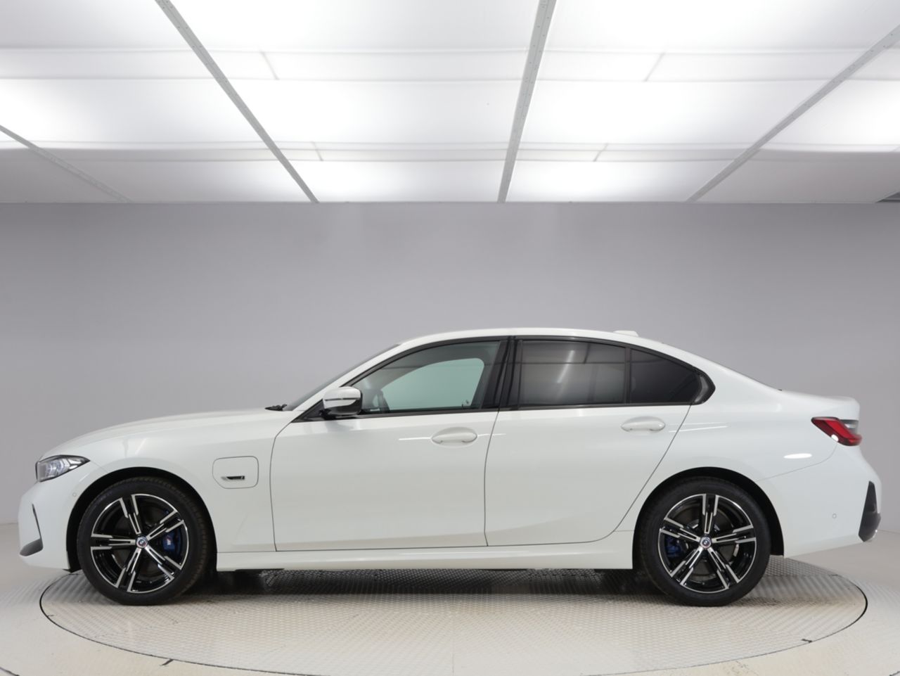 G20 330e Saloon LCI RHD MX